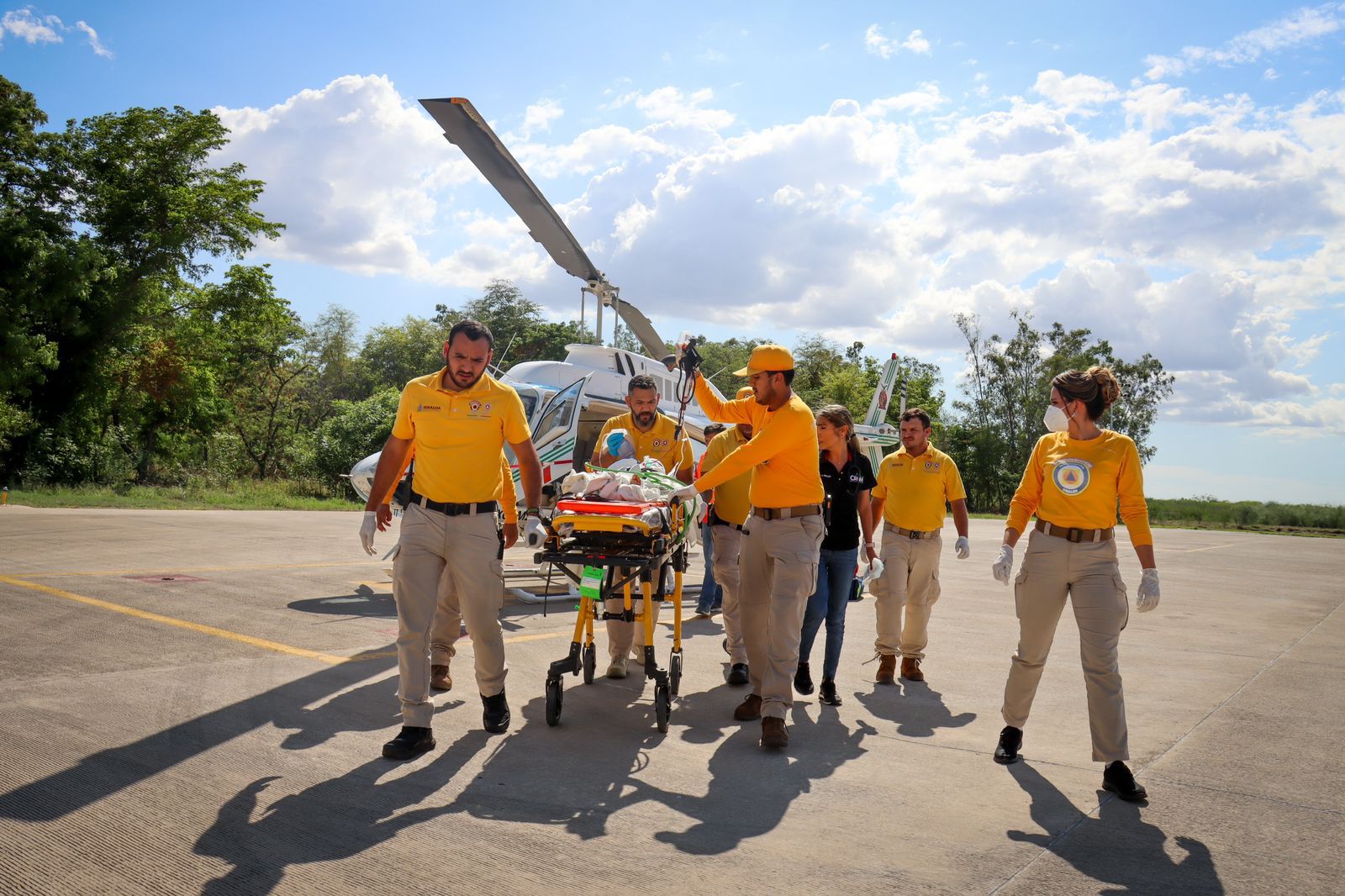 ¡Se accidentó con su papá en la moto! En helicóptero trasladan a Culiacán a niño lesionado en Rosario