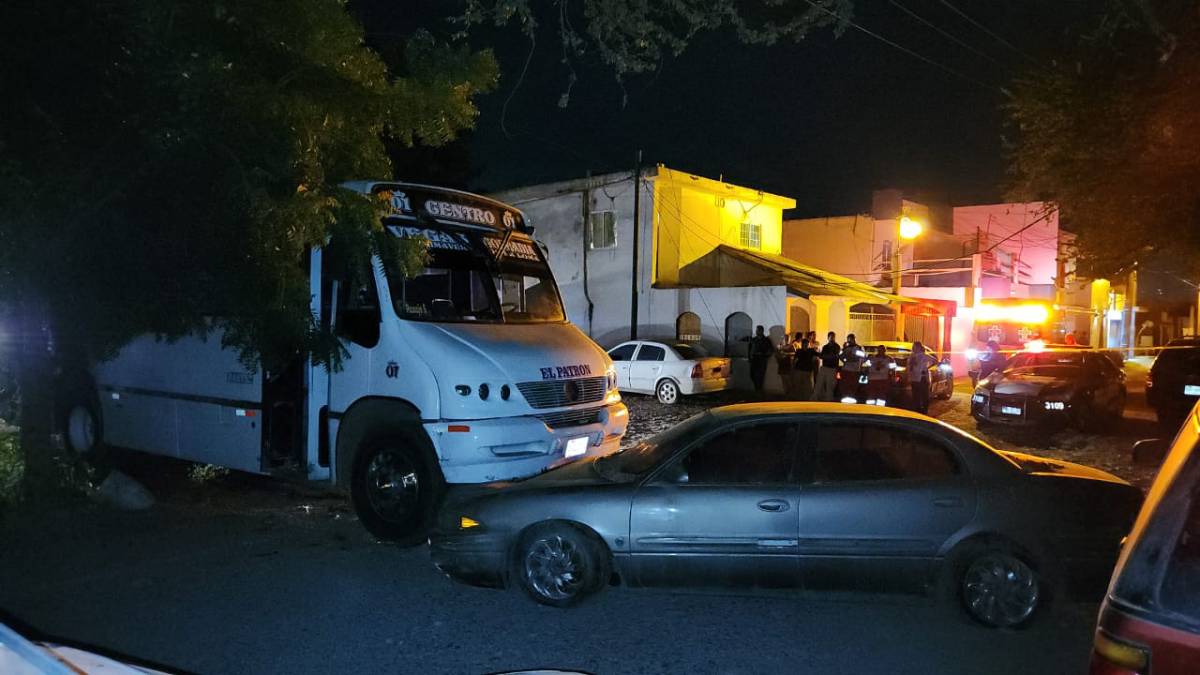 Hombre muere tras ser arrollado por el camión urbano que reparaba, en Navolato