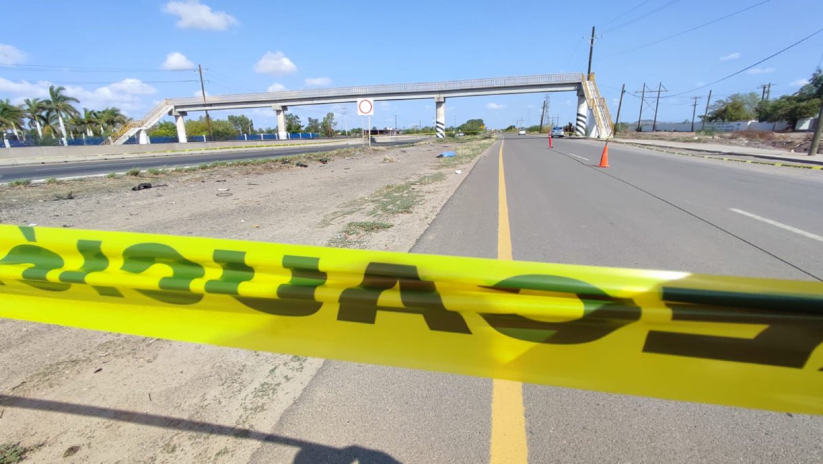 Localizan a un hombre sin vida en el puente de desnivel de Juan José Ríos