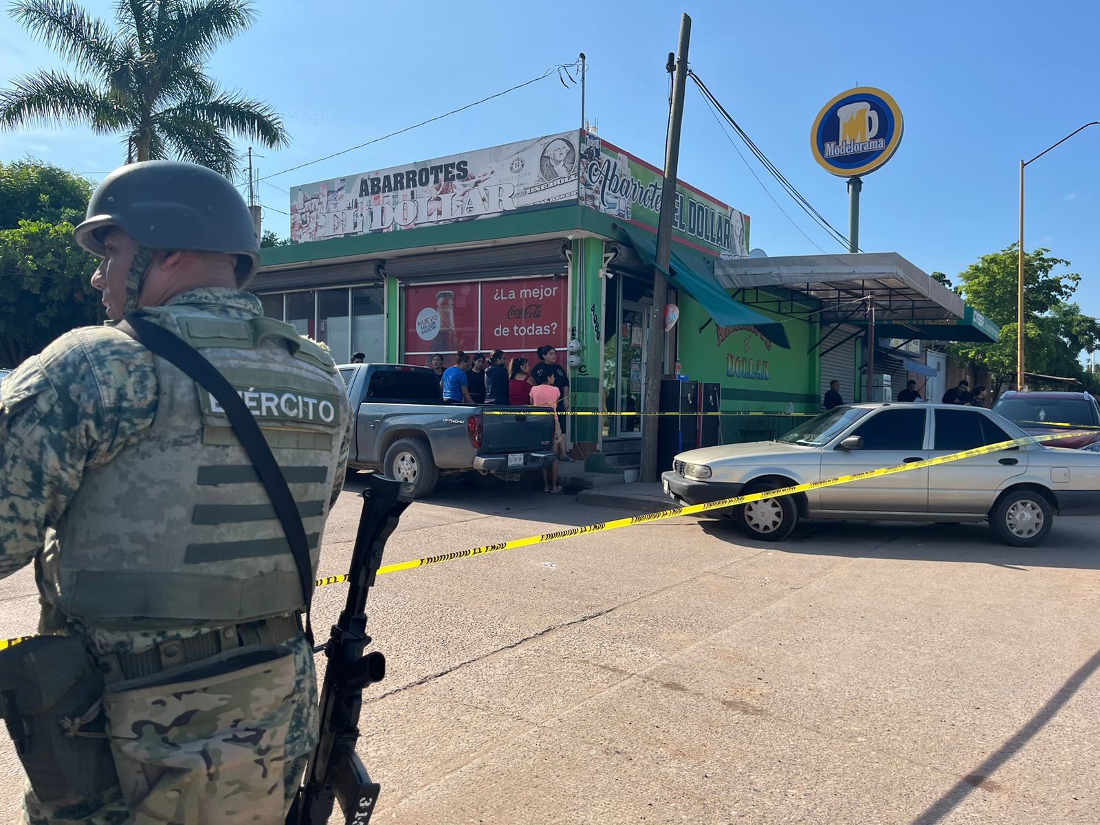 Iban abriendo el negocio; eran tío y sobrino los hombres ejecutados en un abarrote al sur de Culiacán