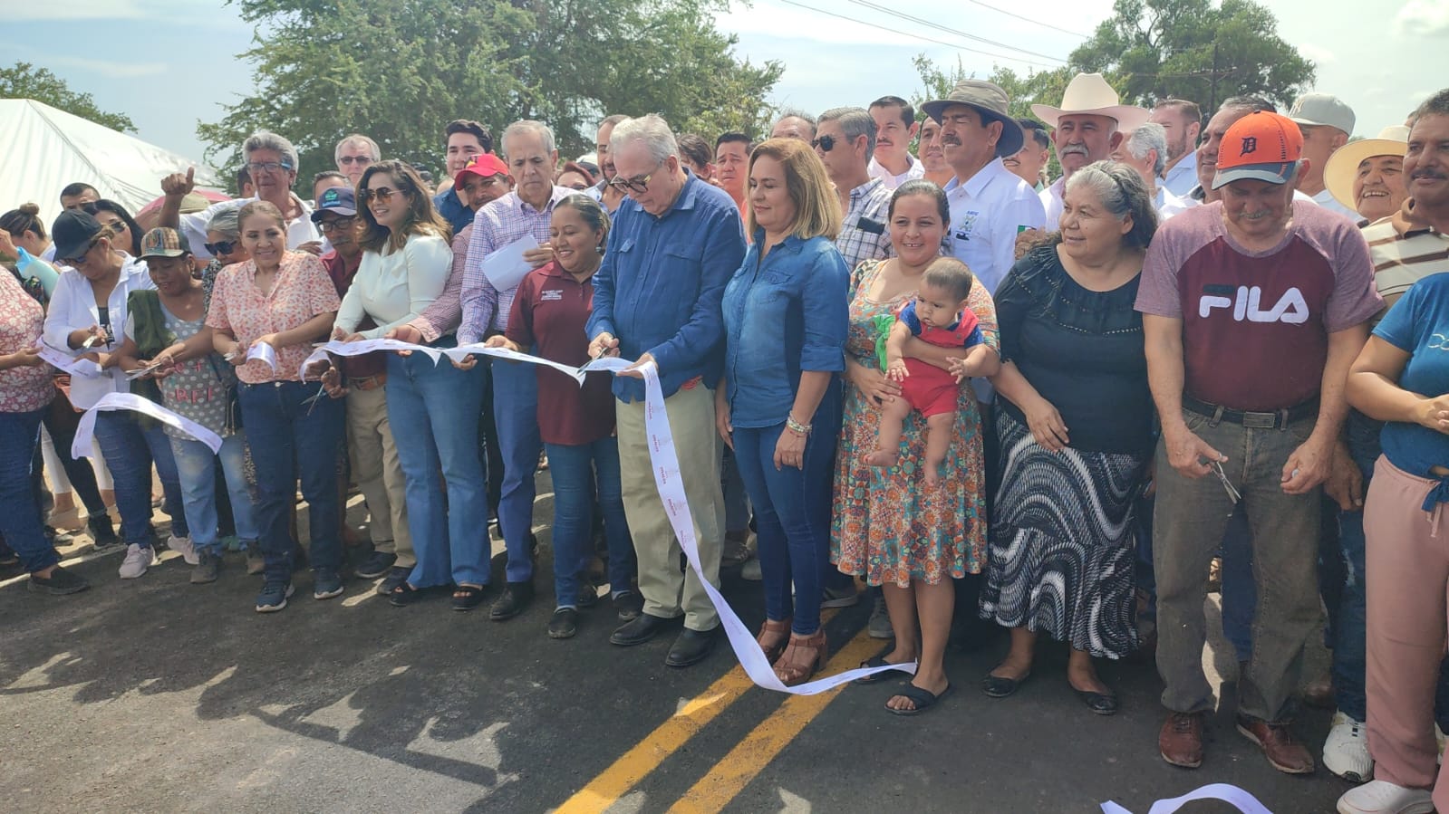 ¡Tenemos carretera! Inauguran pavimentación de camino entronque México 15 a Goros Dos