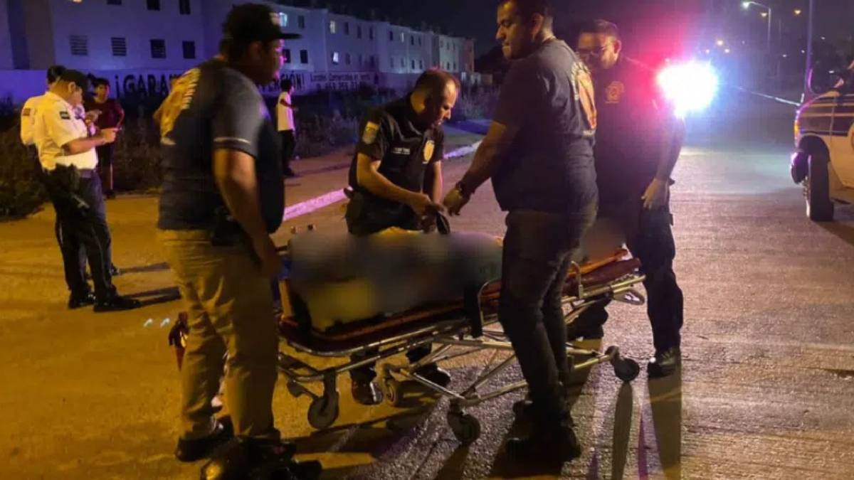 Joven motociclista lesionada en accidente en Mazatlán