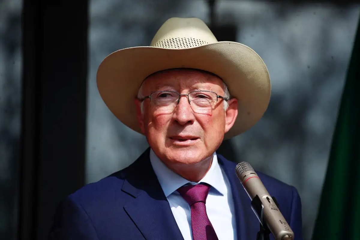 En la ‘lucha sin cuartel’, celebra Ken Salazar detención de ‘El Mayo’ y Guzmán López
