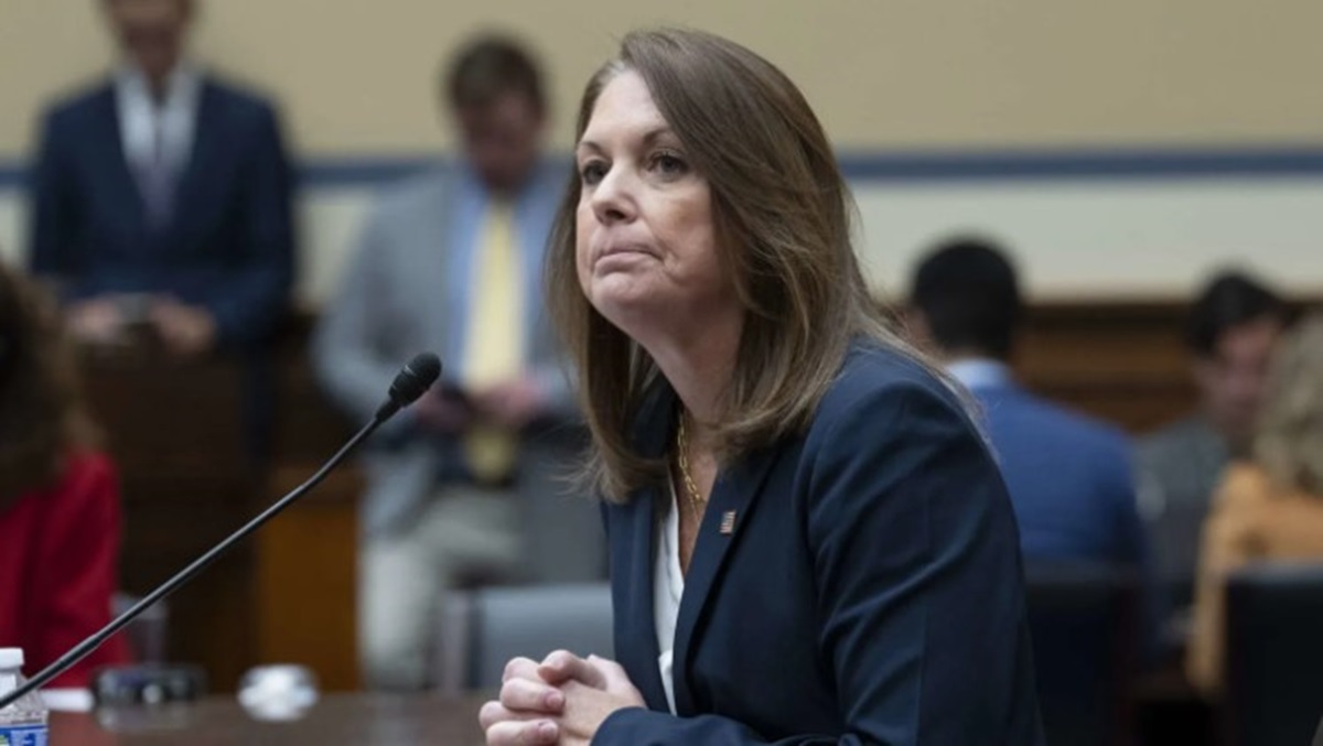 Renuncia la directora del Servicio Secreto en EU, a 10 días del atentado contra Trump