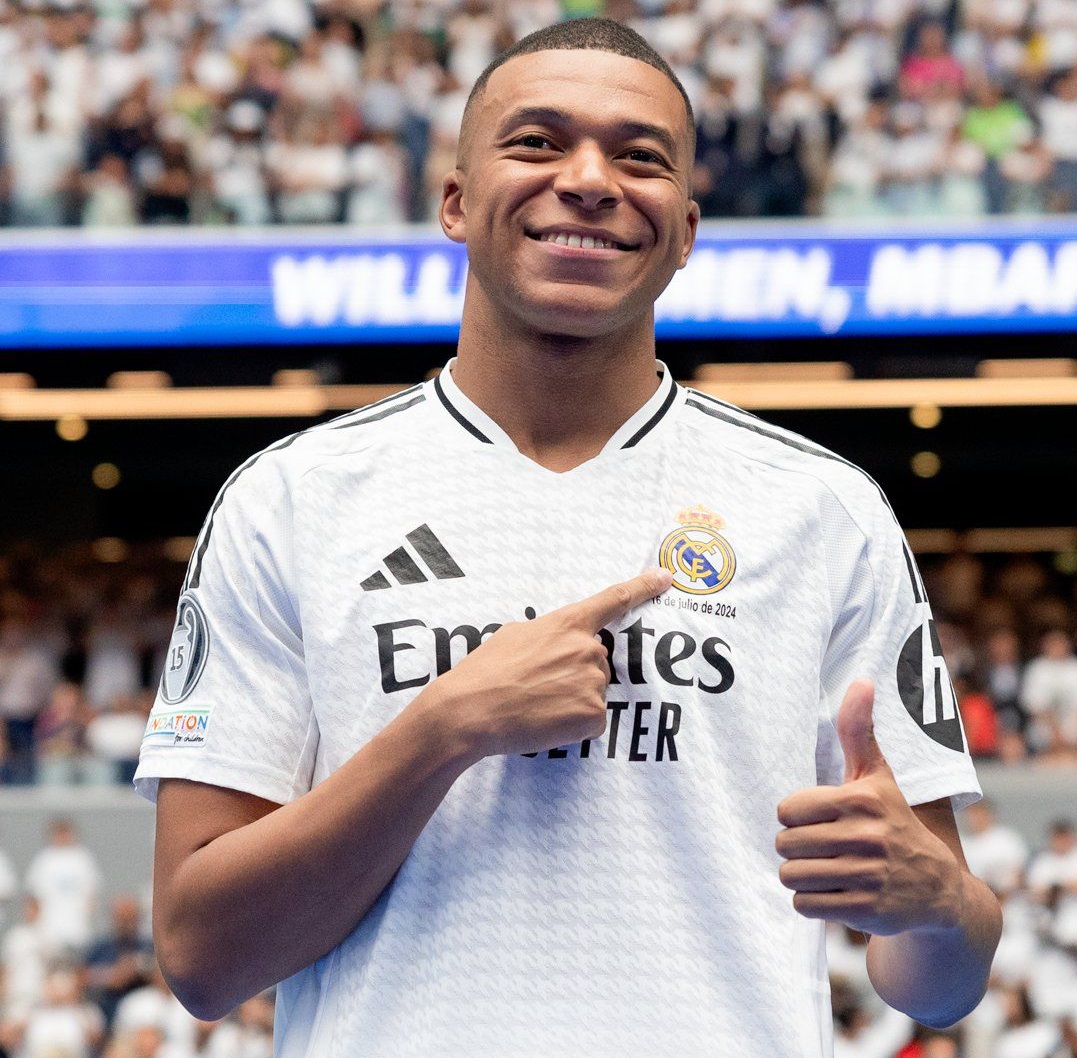 Kylian Mbappé es presentado oficialmente por el Real Madrid en el Santiago Bernabéu