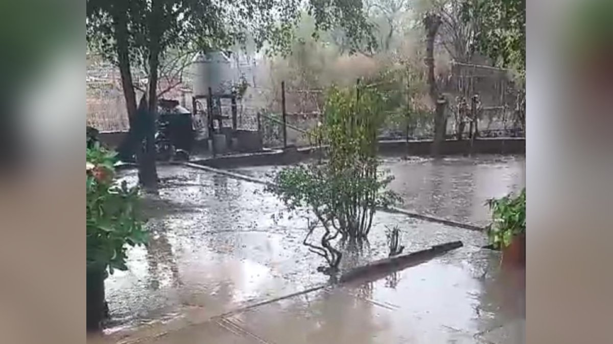 “Siguen las bendiciones”, habitantes de Los Troncones, Sinaloa, agradecen por la lluvia de este sábado