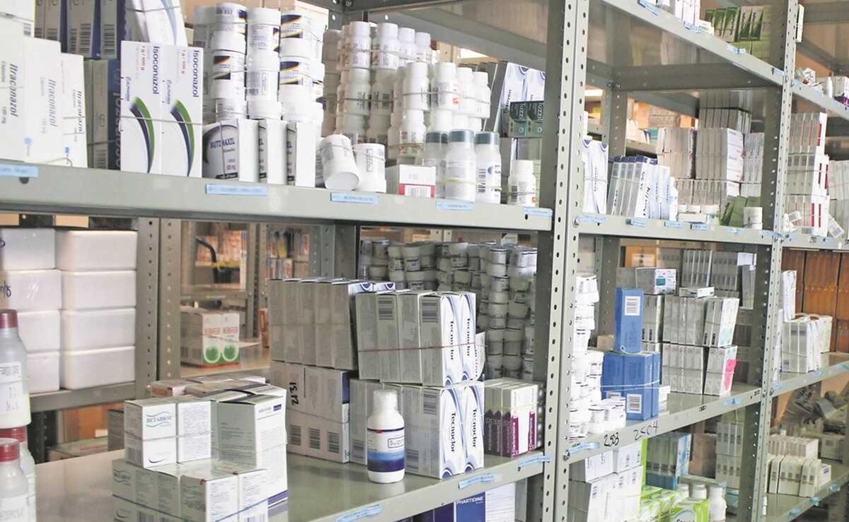 ¿No te surtieron tu receta en el IMSS? Así puedes solicitar la compra emergente de tu medicamento