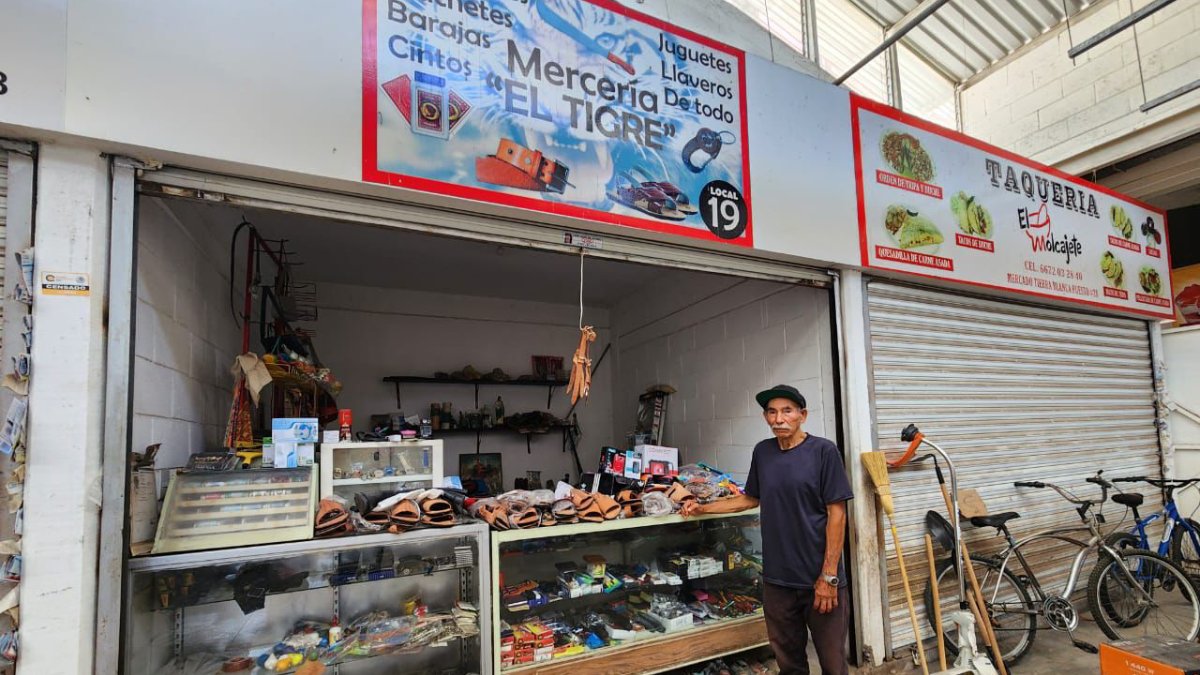 De una jaba a un local en el mercado; 50 años de historia en la mercería ‘El Tigre’ de Santiago Lara