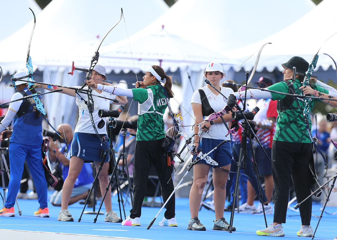 México debuta en París 2024 y clasifica a cuartos de final en Tiro con Arco por equipos femenil