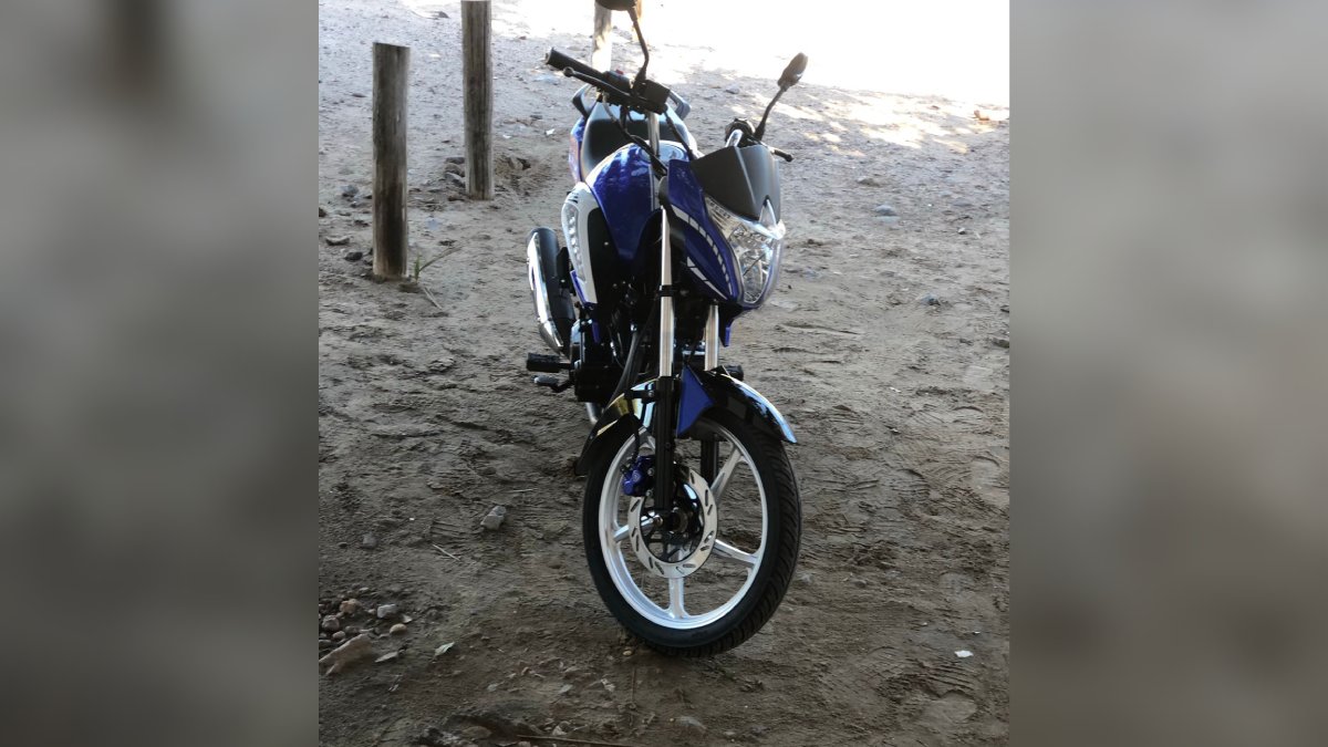 Policía de Ahome recupera motocicleta con reporte de robo