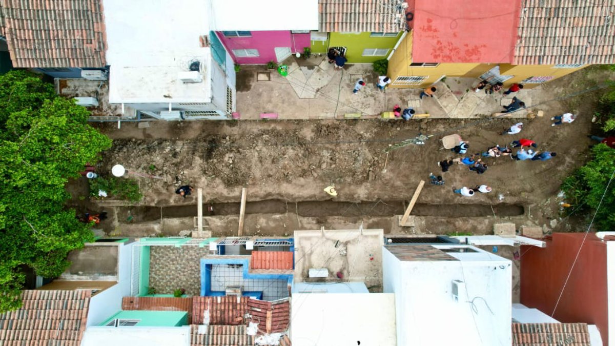 Continúa reposición de drenaje en andadores Puma y Guacamaya del Infonavit Alarcón en Mazatlán