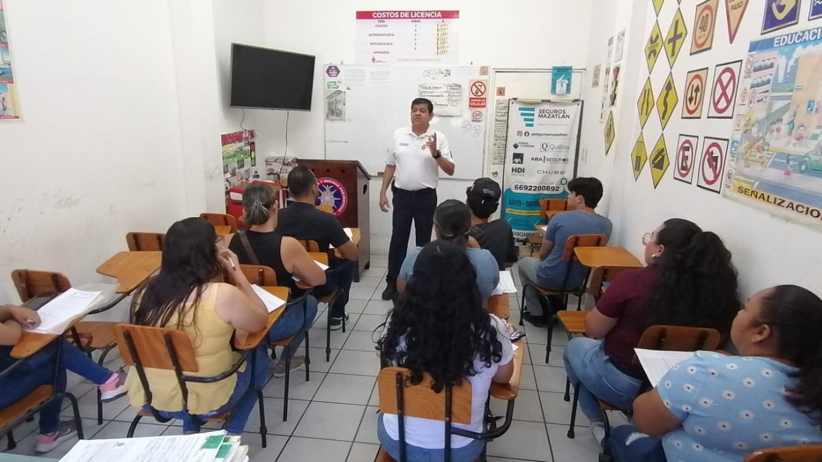 Aumenta el número de personas que van a solicitar la licencia de conducir por primera ocasión
