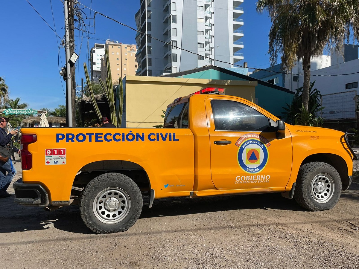 Trabajador queda lesionado luego de caer del techo de un negocio en Mazatlán