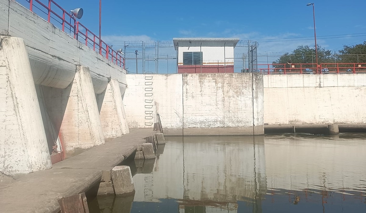 ¡Llegan las aguas! Realizan primer desfogue a derivadora de Sinaloa, reporta Protección Civil