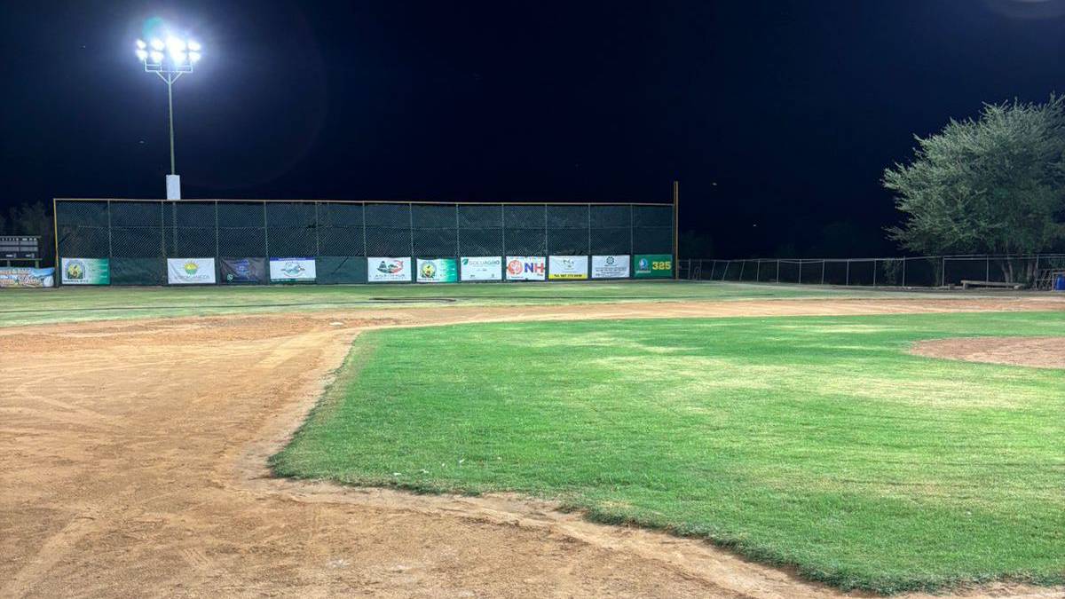 Restablecen alumbrado en la Unidad Deportiva Julio César Urías en La Higuerita