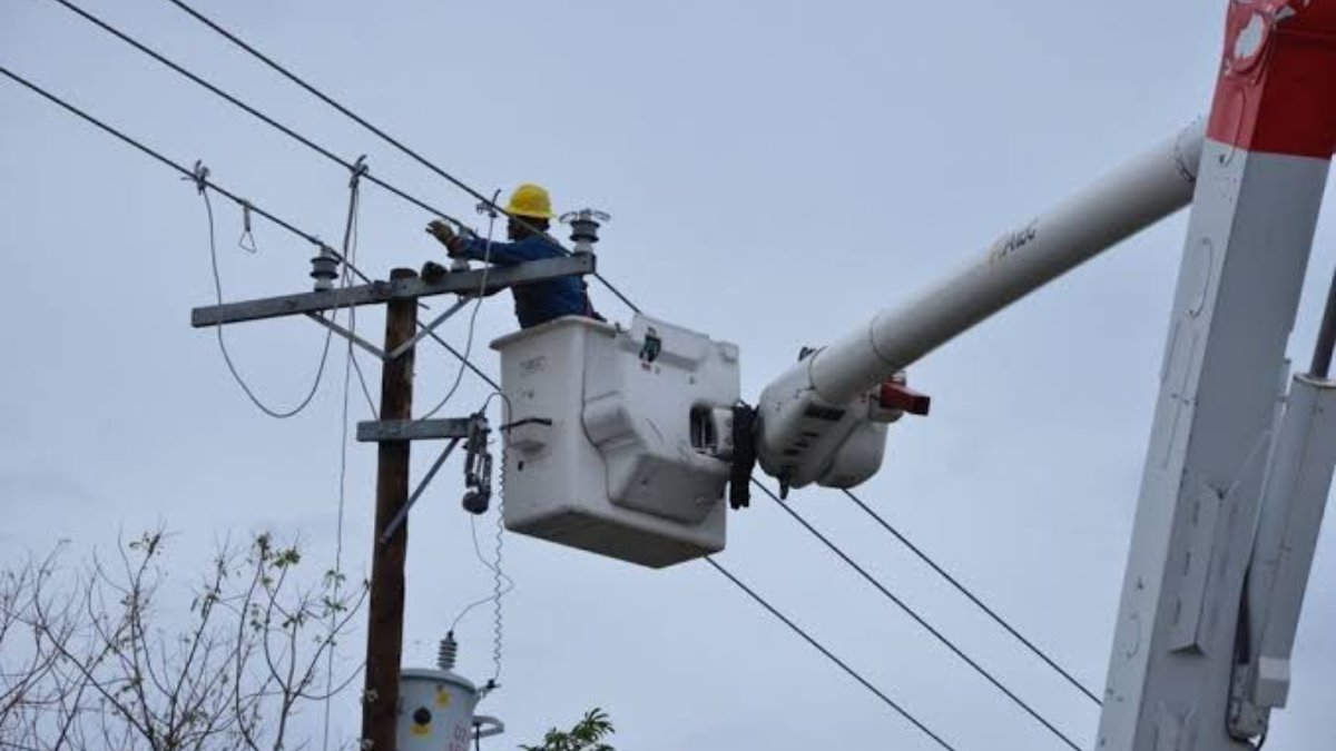 ¡Se cancela la manifestación! Ya tienen luz vecinos de Leyva, Guasave; agradecen a CFE
