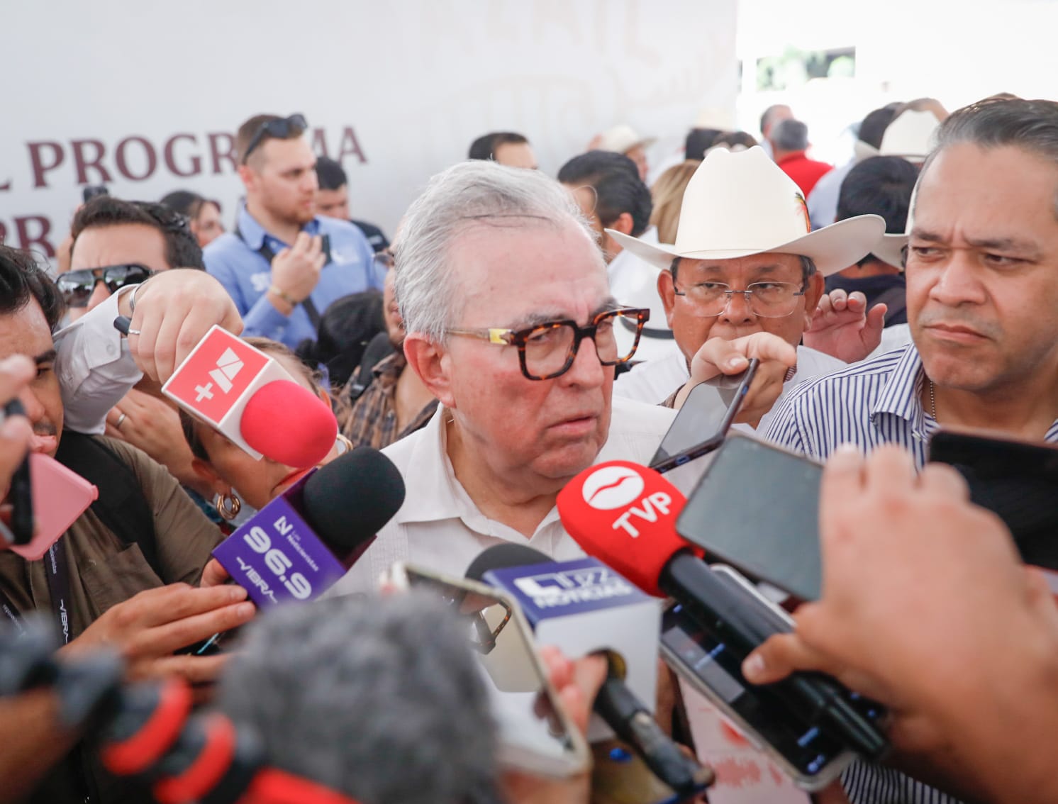 “No estaban secuestrados”; migrantes localizados en Escuinapa estaban refugiados en un domicilio: Gobernador