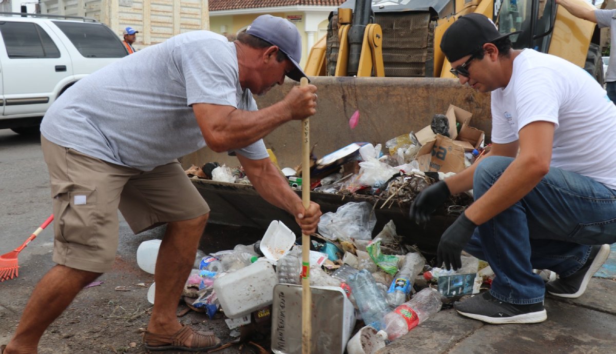 Se activa la Jumapam en Mazatlán y recolecta 7 m3 de basura en limpieza en la Benito Juárez