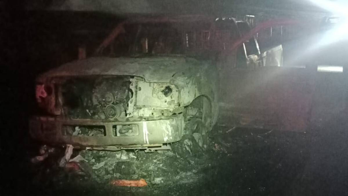 Se incendia camioneta en los cerros de Barobampo, Ahome