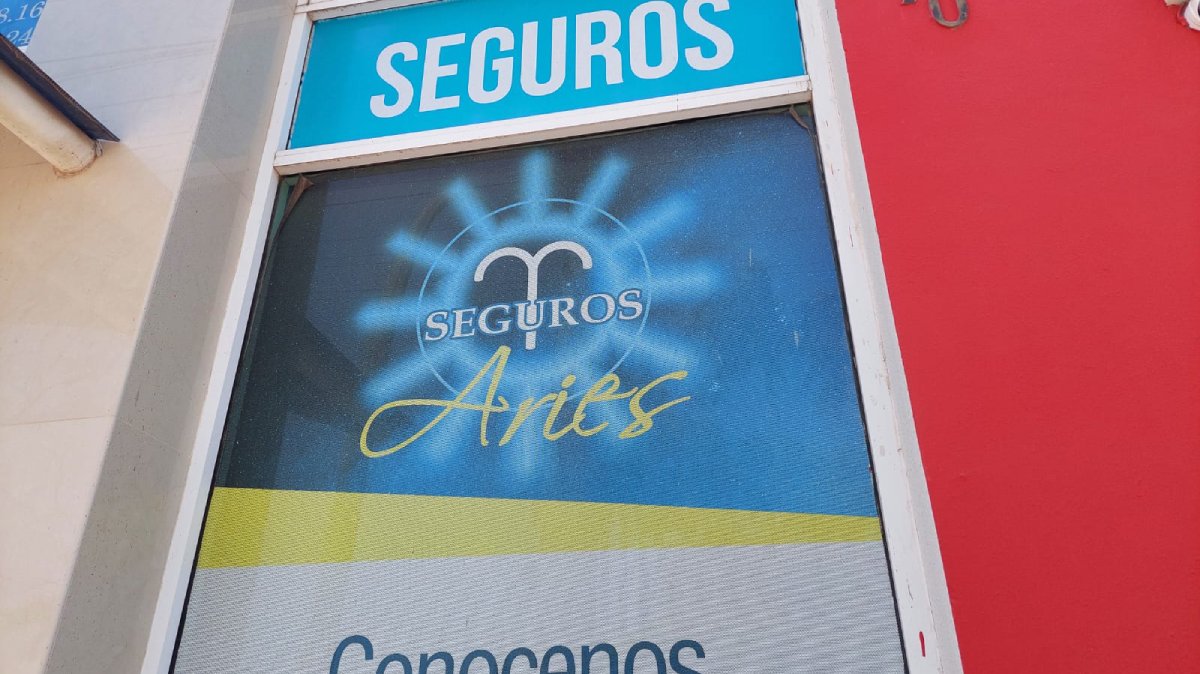 Alertan por la venta de seguros de automóviles ‘patito’; Seguros Aries no responde a usuarios afectados