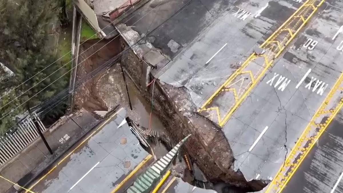 Socavón gigante aparece en Zapopan, Jalisco: investigan causas