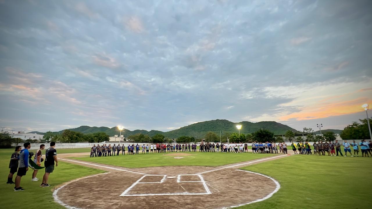 Inicia en El Rosario la Liga Nocturna de Softbol Varonil Municipal 2024