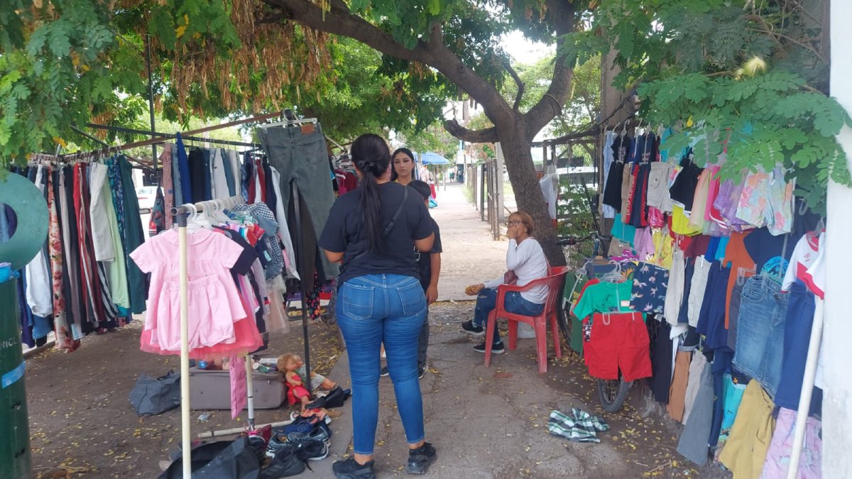 Tianguistas de Los Mochis piensan dejar de trabajar por el intenso calor