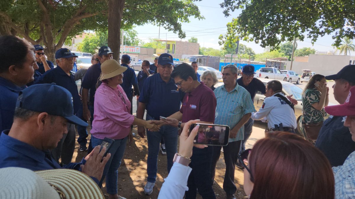 Toman Guerreros Azules el Ayuntamiento de Guasave; siguen al alcalde a sus eventos