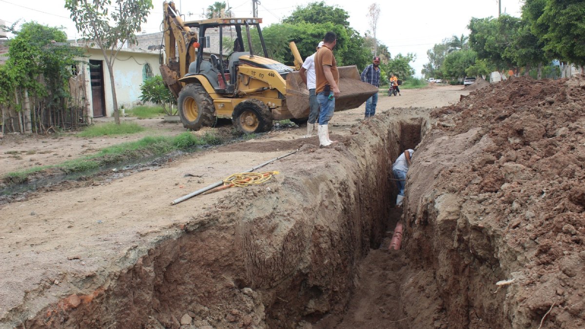 ¡La espera acabó! Inicia rehabilitación de drenaje en la colonia 24 de Febrero, Guasave