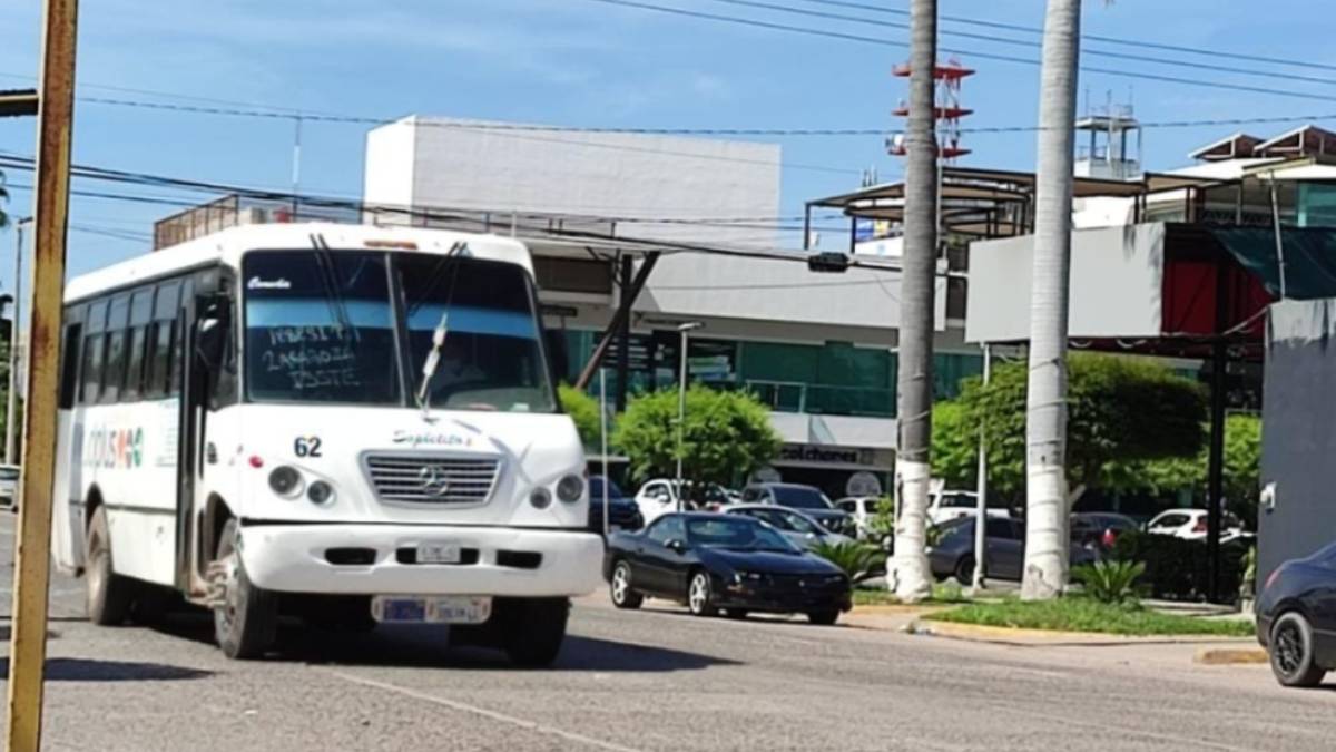 ¡De la patada! Se agudiza crisis para transportistas de Los Mochis por aumento de combustible y refacciones