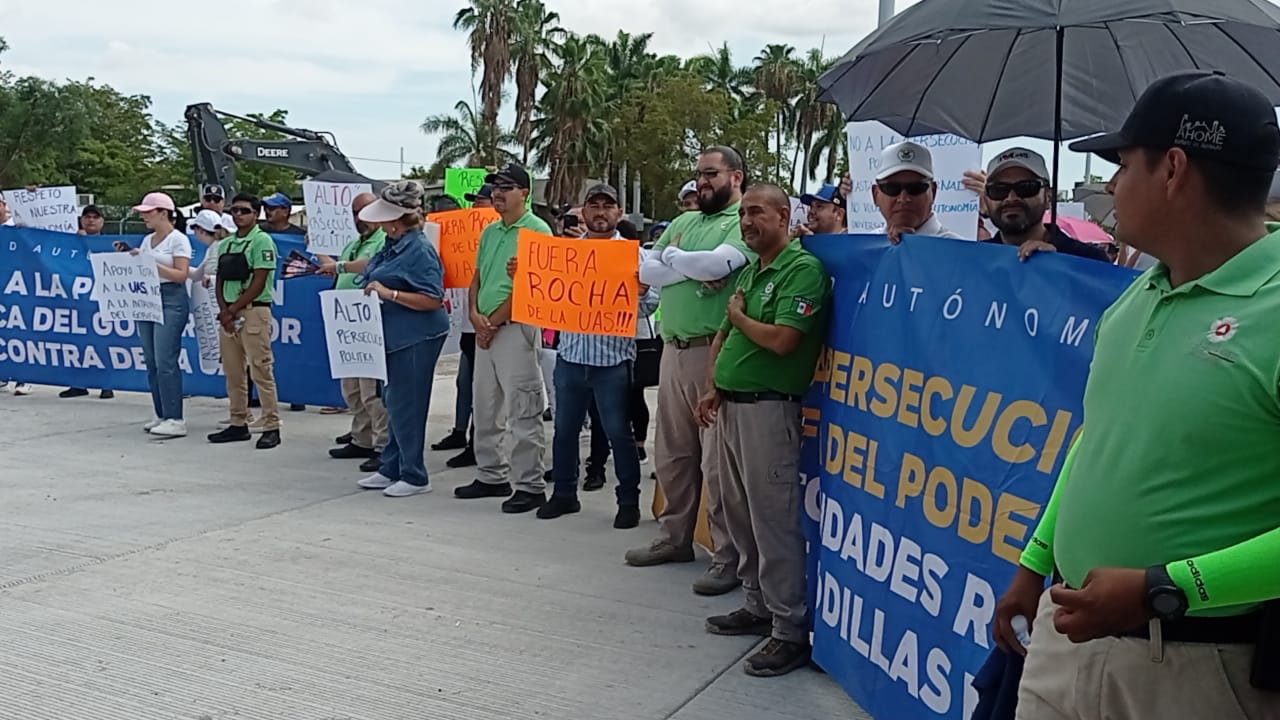 Encaran universitarios al gobernador durante la supervisión de una obra en Los Mochis