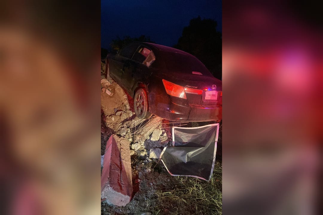 Un lesionado y daños materiales deja accidente en bulevar de Guasave