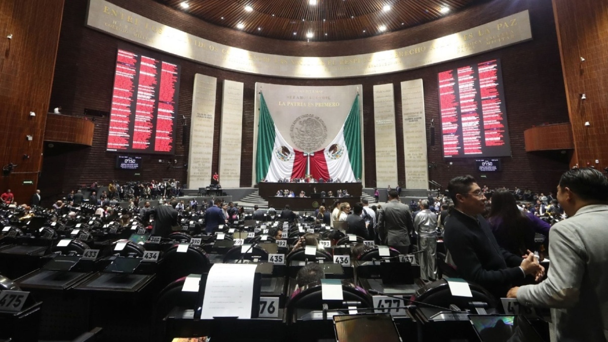 ‘Es una mentira’ de los conservadores, la sobrerrepresentación de la 4T: AMLO
