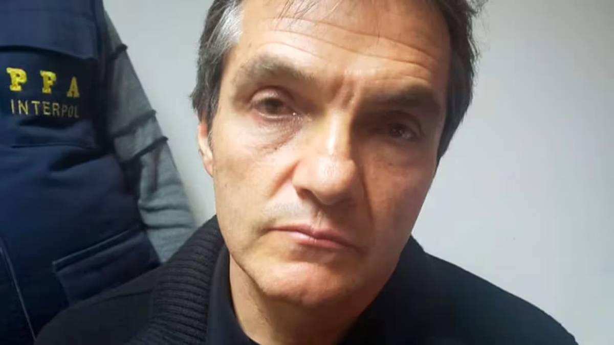 Carlos Ahumada: sentencia por delitos prescritos lo lleva de regreso a Argentina