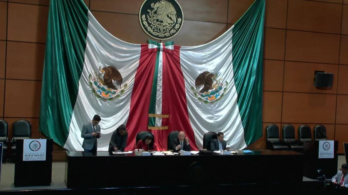Comisión de Puntos Constitucionales aprueba dictamen sobre desaparición de organismos autónomos
