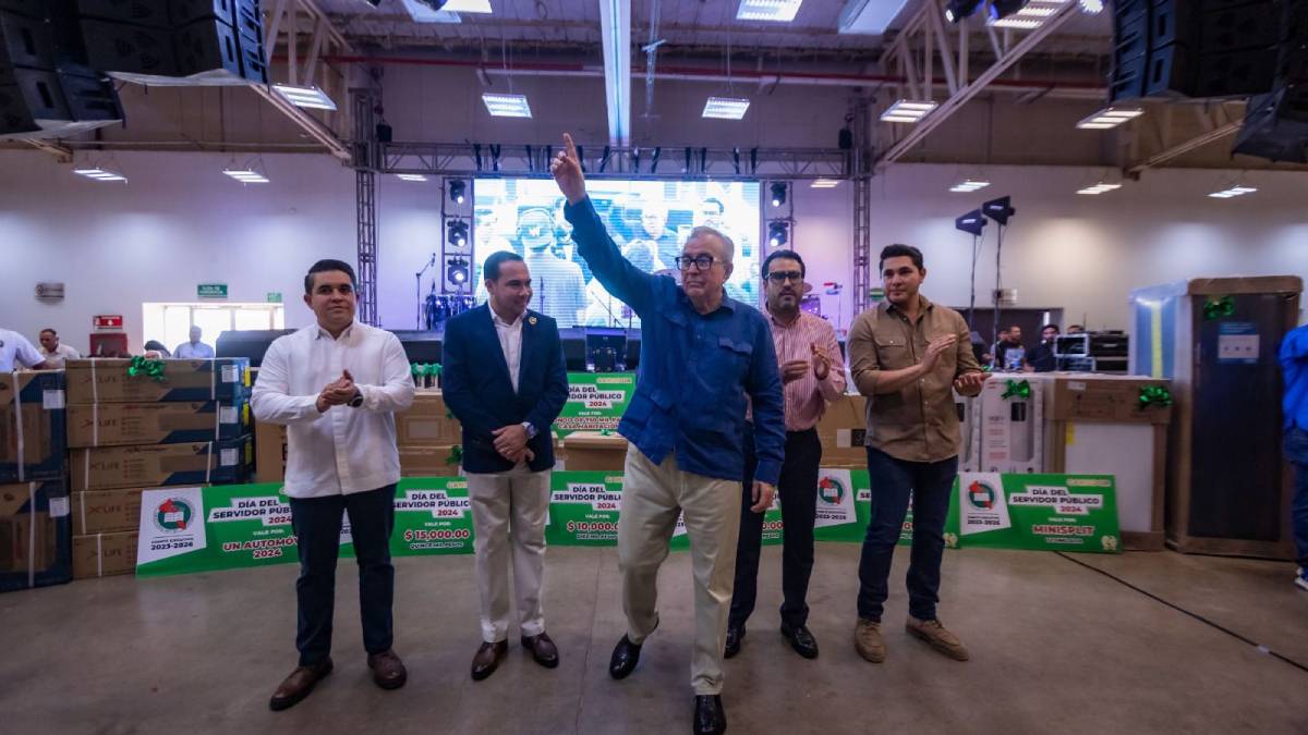 Con dos automóviles y un bono de 750 mil pesos festejan el Día del Servidor Público en Sinaloa
