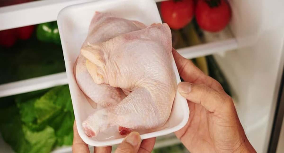 ¿Cuánto tiempo puede durar el pollo en el refrigerador sin contaminarse?