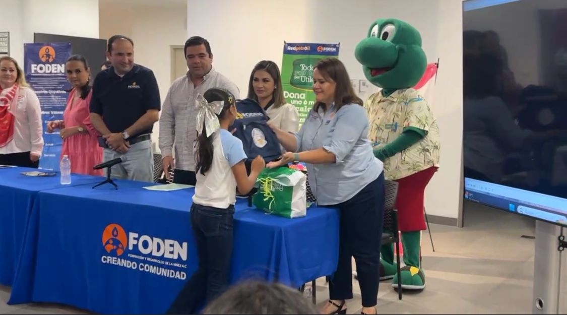 ‘Llevarán mochilas cargadas de sueños’, equipan a niños de Mazatlán para este regreso a clases