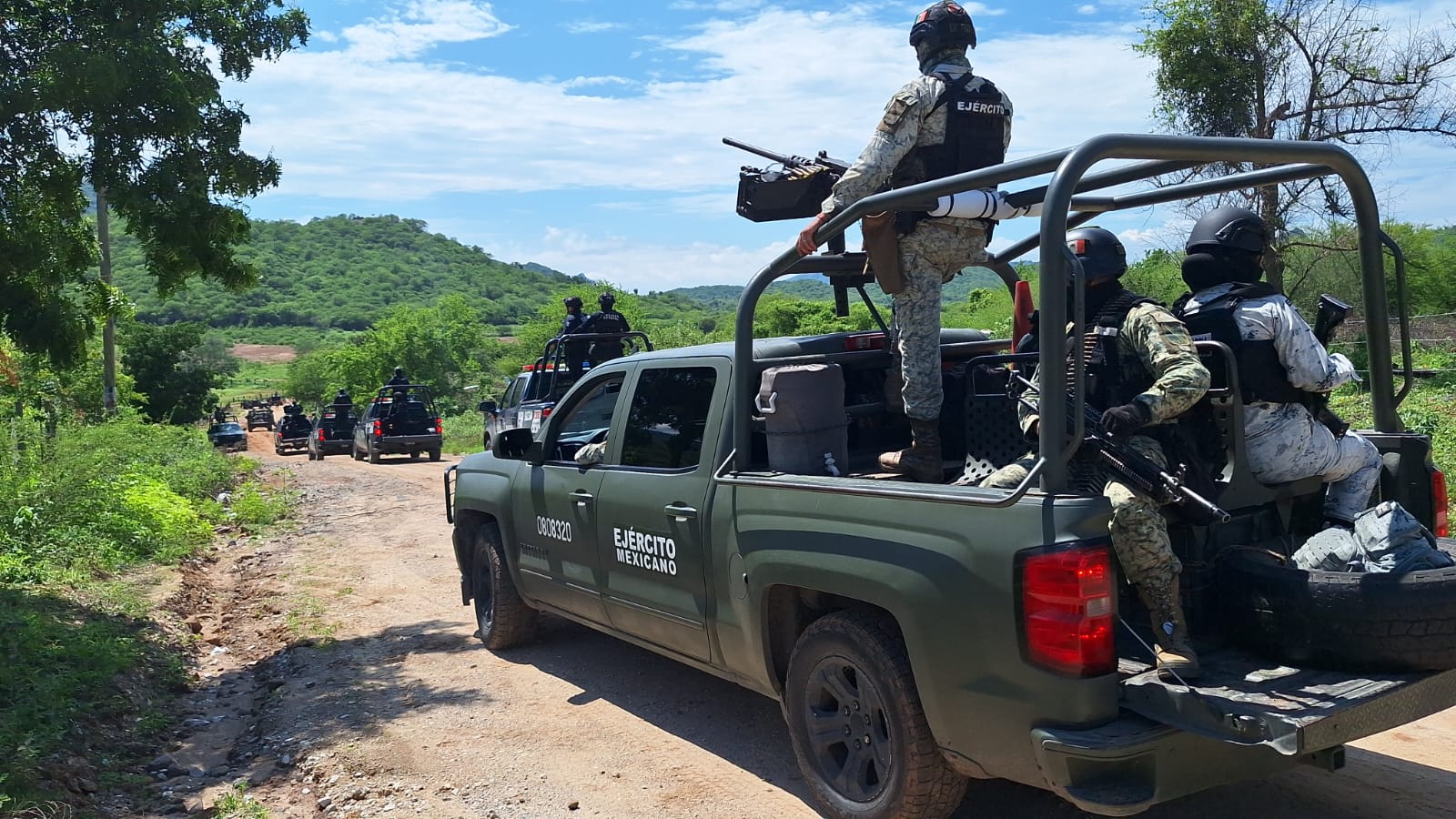 Se registra balacera entre militares y delincuentes en Paredones, sindicatura de Jesús María, en Culiacán