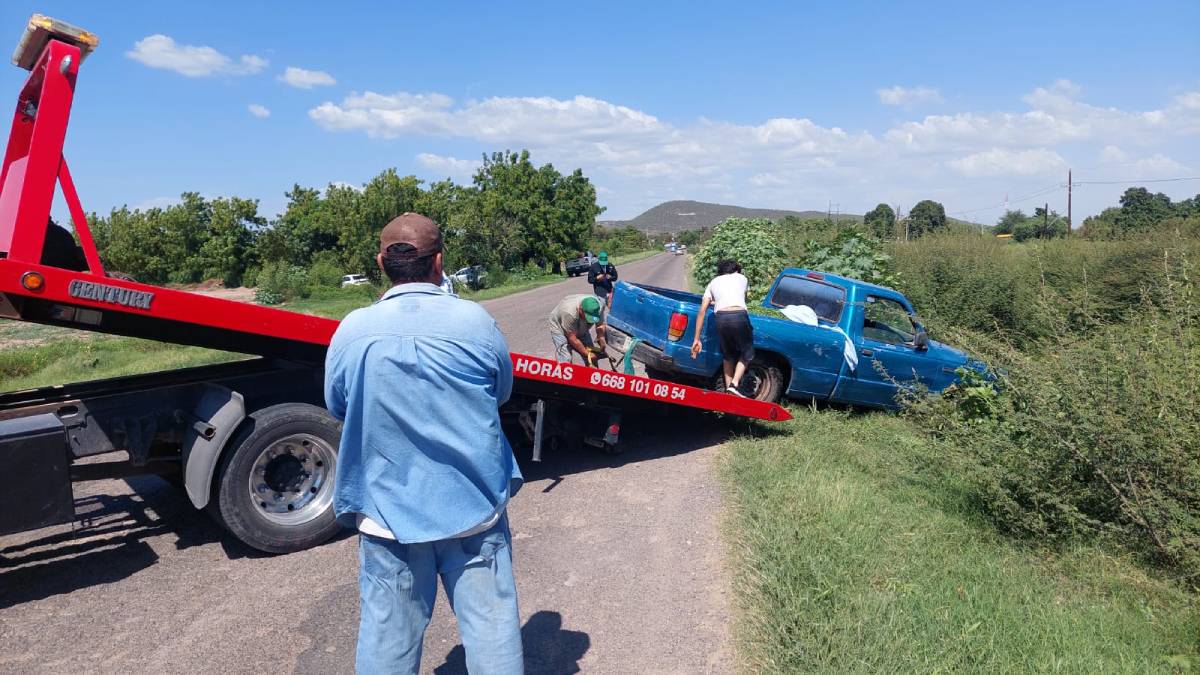 Padre e hijo terminan en un canal tras concluir jornada laboral en San Miguel, Zapotitlán