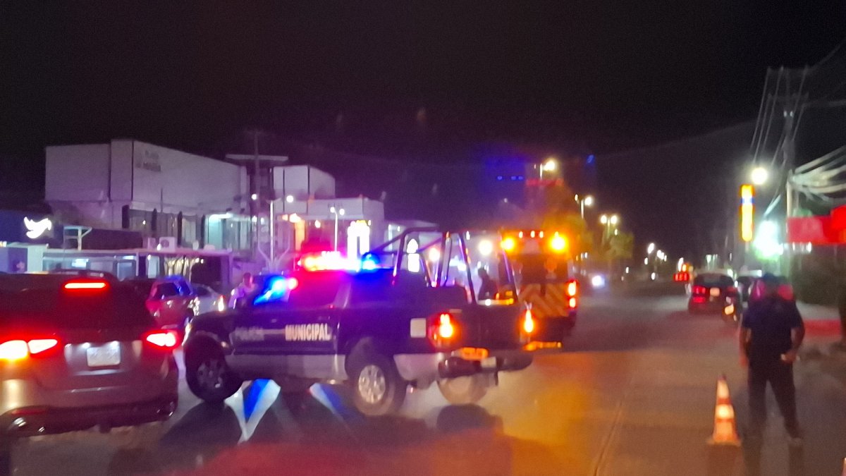 Al hospital manda una conductora a un motociclista en Los Mochis
