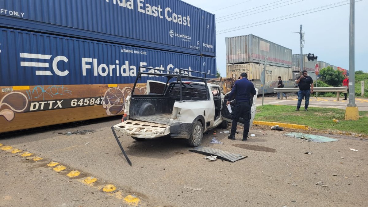 Conductor resulta lesionado tras ser impactado por un tren en Mazatlán