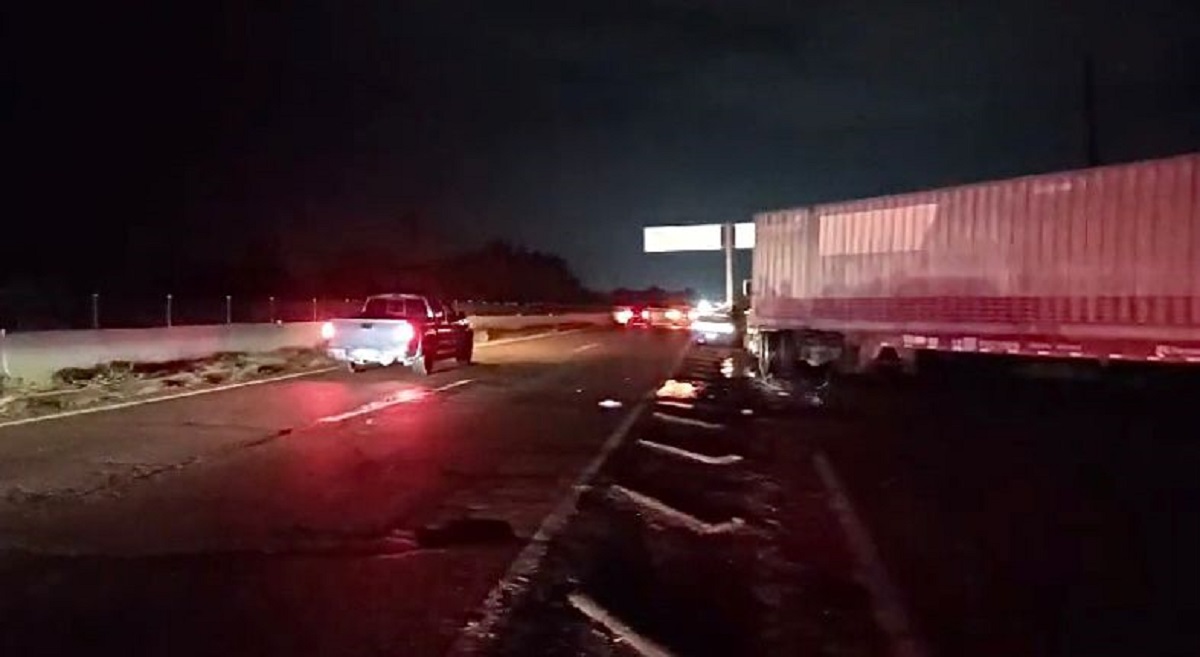 Jovencita muere en el hospital tras accidentarse en su moto contra un tráiler en Costa Rica