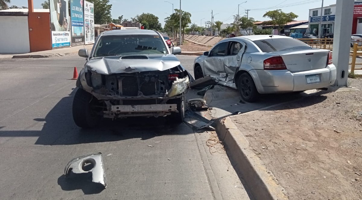 Accidente al poniente de Los Mochis deja a una persona lesionada y daños materiales