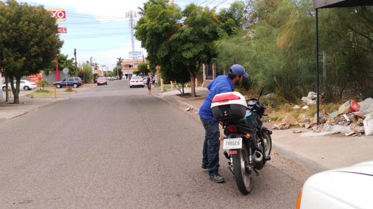 SONDEO: Motociclistas refieren dificultad de estacionamiento público en Los Mochis