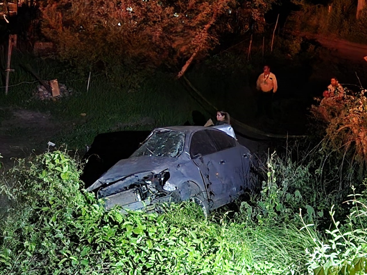 Un muerto deja salida de camino sobre la carretera a Sanalona, en Culiacán