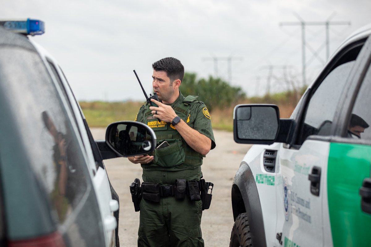 Casi medio millón de dólares en cocaína escondidos en piso de auto deportivo Nissan, intercepta la CBP