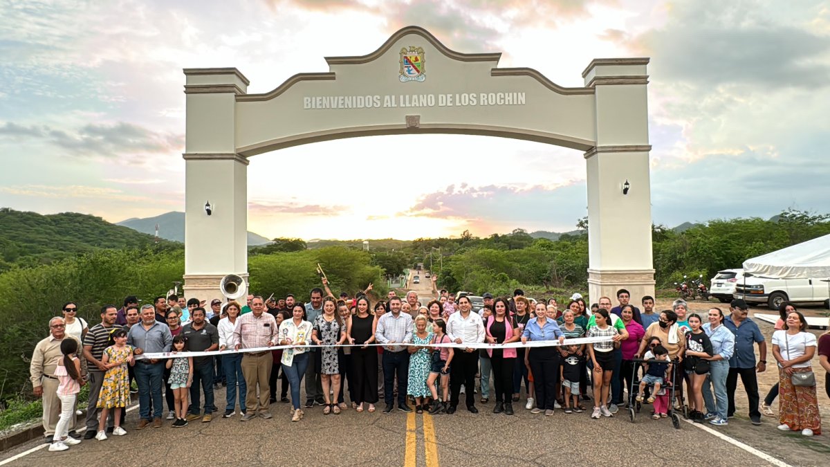 ¡Compromiso cumplido! Alcalde de Badiraguato inaugura el arco de bienvenida en Del Llano de los Rochín
