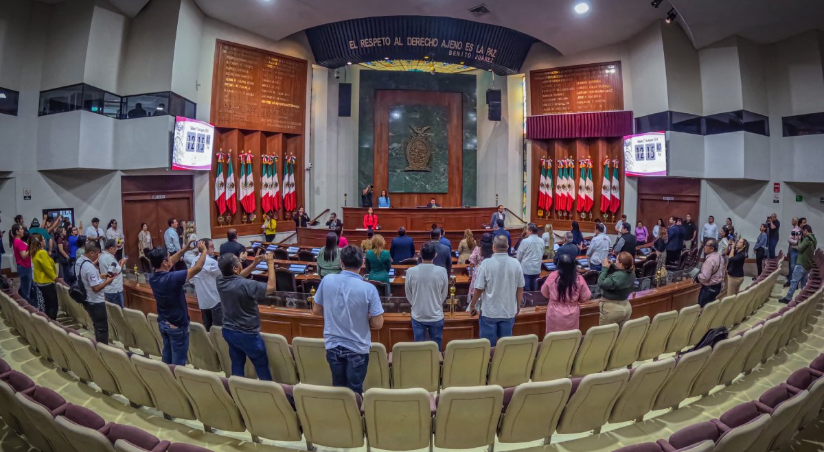 Aprueban diputados renuncia de titular de FGE y declaran vacante el cargo