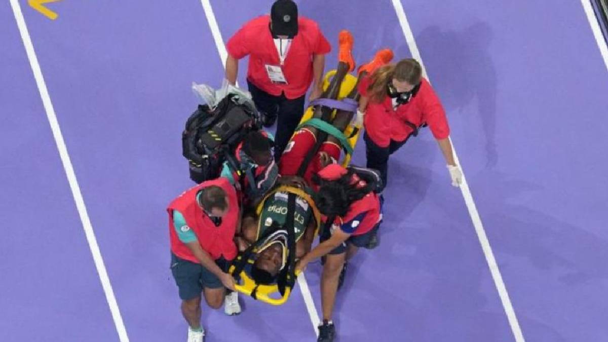 Video: Atleta etíope Lamecha Girma sufre impactante caída en Juegos Olímpicos de París